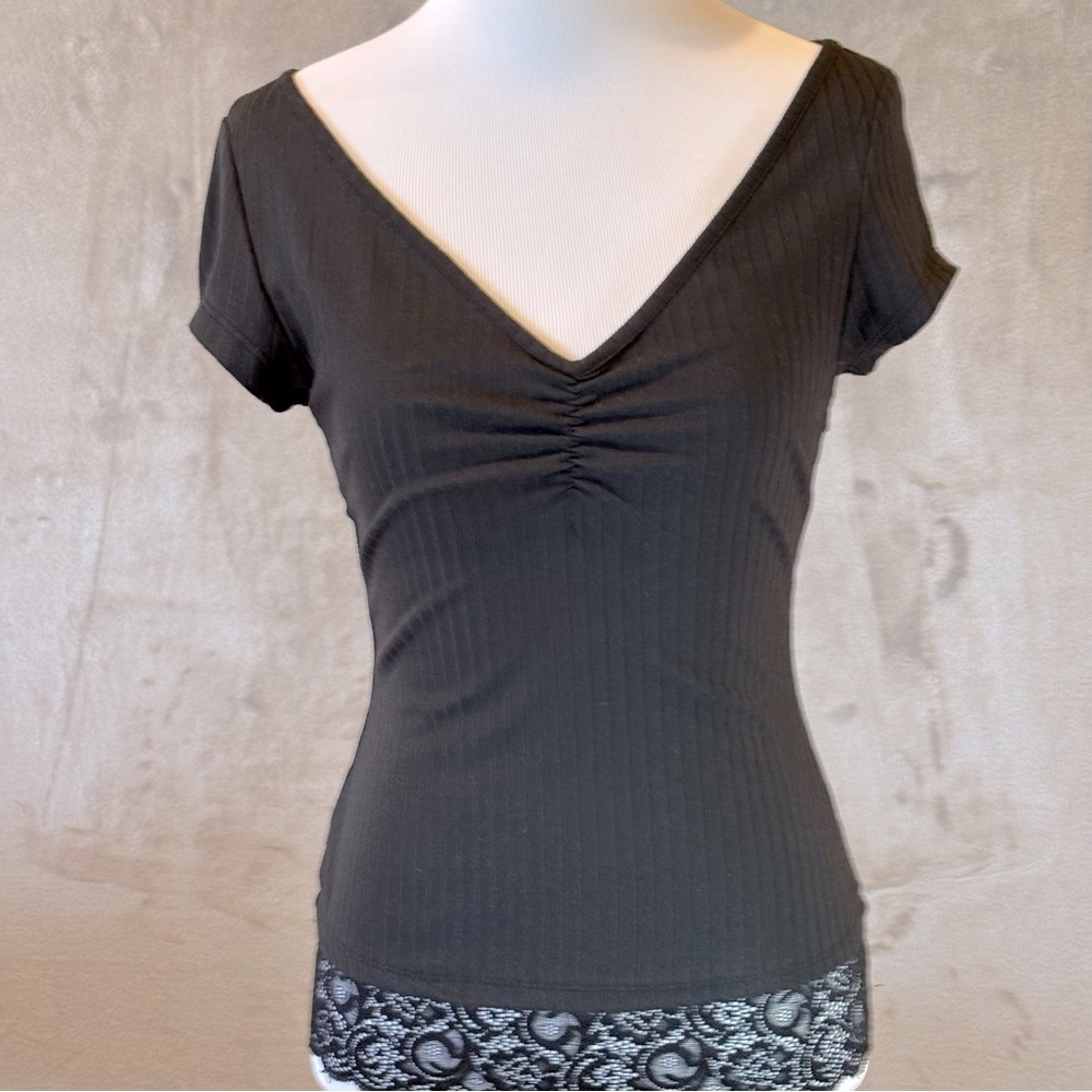 Black V neck Ribbed Knit  Top Lace Trim @ Bottom Hem Sz S Y2K 90’s Whimsygoth